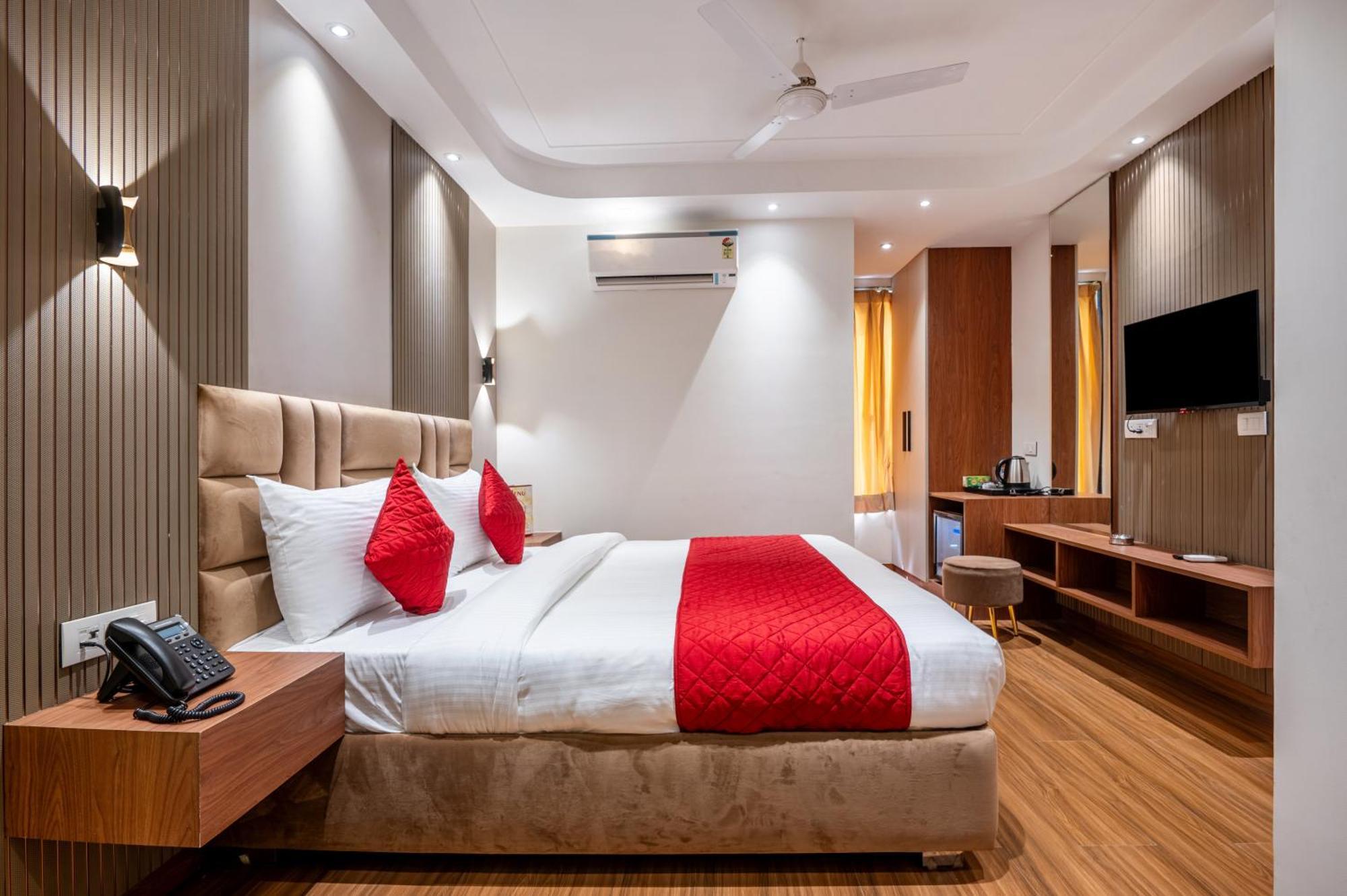 Hotel Avaas - Faiz Road Karol Bagh Delhi  Eksteriør billede